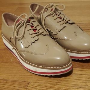 Zara Tan Patent-look heart tongue Mid-platform (foam) Wingtips